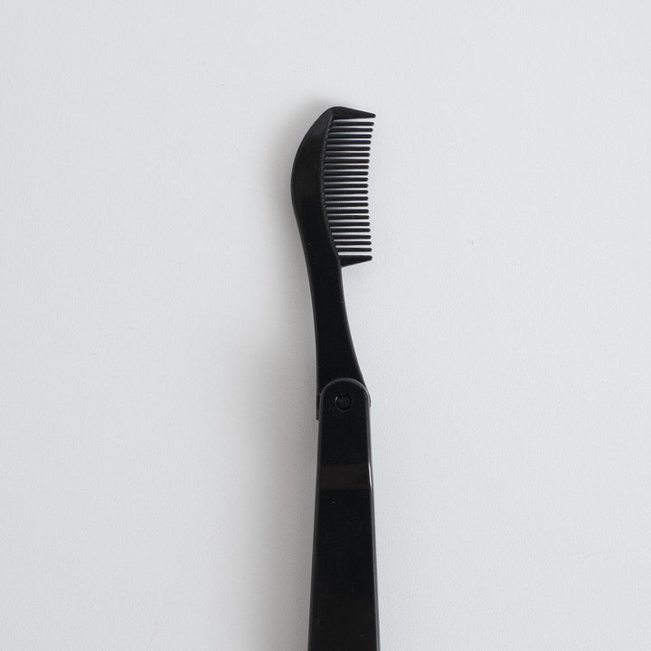 Mitsuki eyelash comb and brow brush usage detail