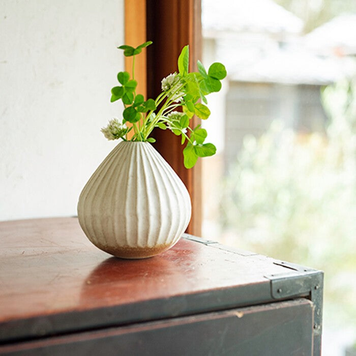 Meizan Pottery codomono white vase styled with flowers