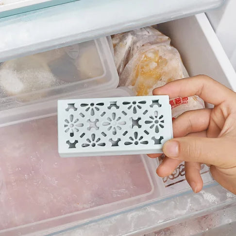Slim Japanese freezer deodorizer with coconut-shell activated carbon