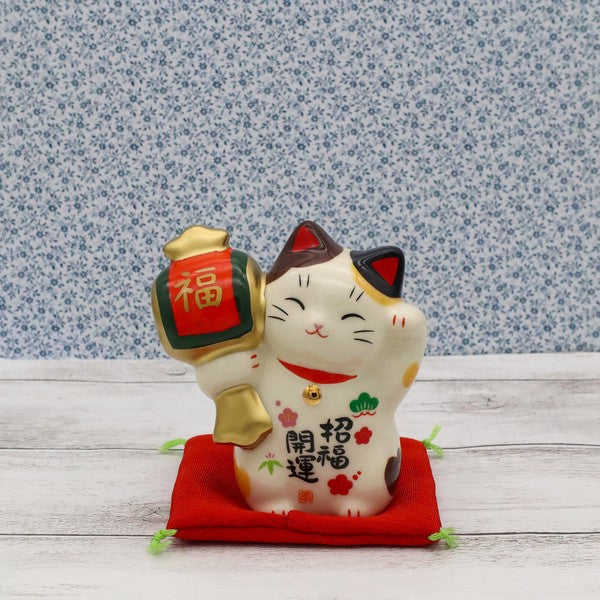 Yakushigama Shofuku Kaiun Maneki Neko lucky cat #7865 side view