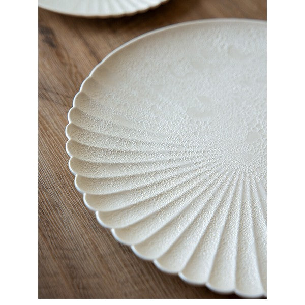 White Bubble Glaze Half-Chrysanthemum Plate 16.5 cm – Made in Japan Craft Nanpuu