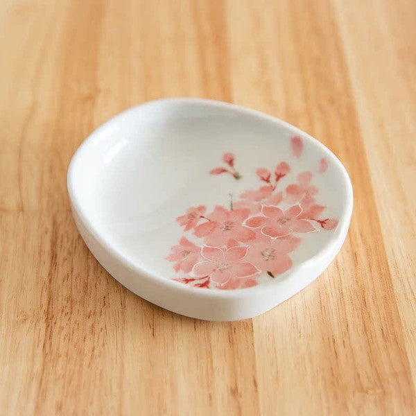 Floral Sloped Soy Sauce Dish with Chopstick Rest – Hasami Ware Craft Nanpuu