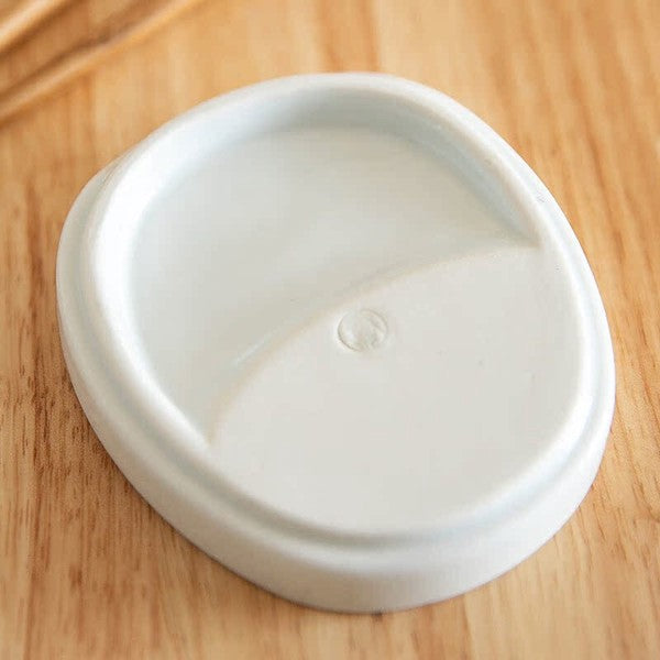 Floral Sloped Soy Sauce Dish with Chopstick Rest – Hasami Ware Craft Nanpuu