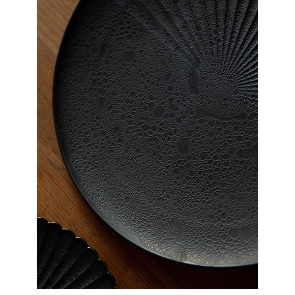 Black Bubble Glaze Half-Chrysanthemum Plate 16.5 cm – Made in Japan Craft Nanpuu
