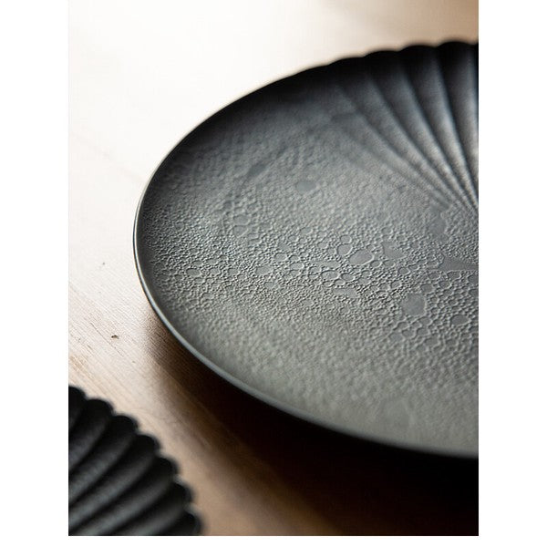 Black Bubble Glaze Half-Chrysanthemum Plate 16.5 cm – Made in Japan Craft Nanpuu