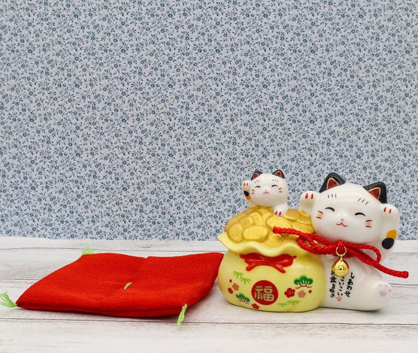 Yakushigama maneki neko treasure bag closeup #7894
