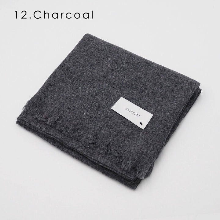 Lune jumelle lightweight solid cashmere oversized stole – product view 3