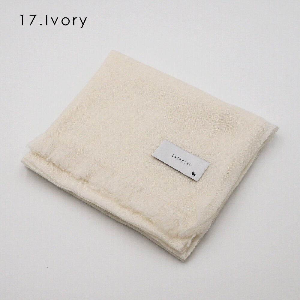 Lune jumelle lightweight solid cashmere oversized stole – product view 5