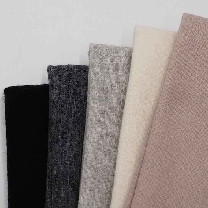Lune jumelle lightweight solid cashmere oversized stole – product view 8