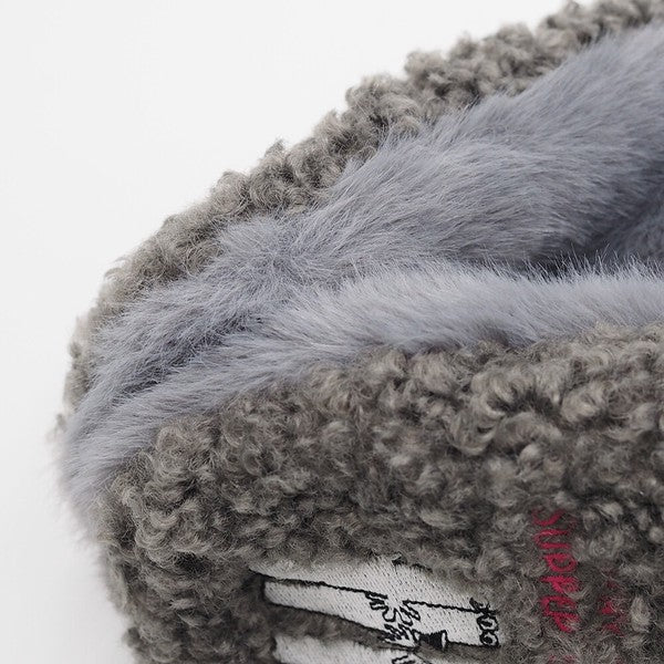 MOOMIN boa fur earmuffs embroidery close up