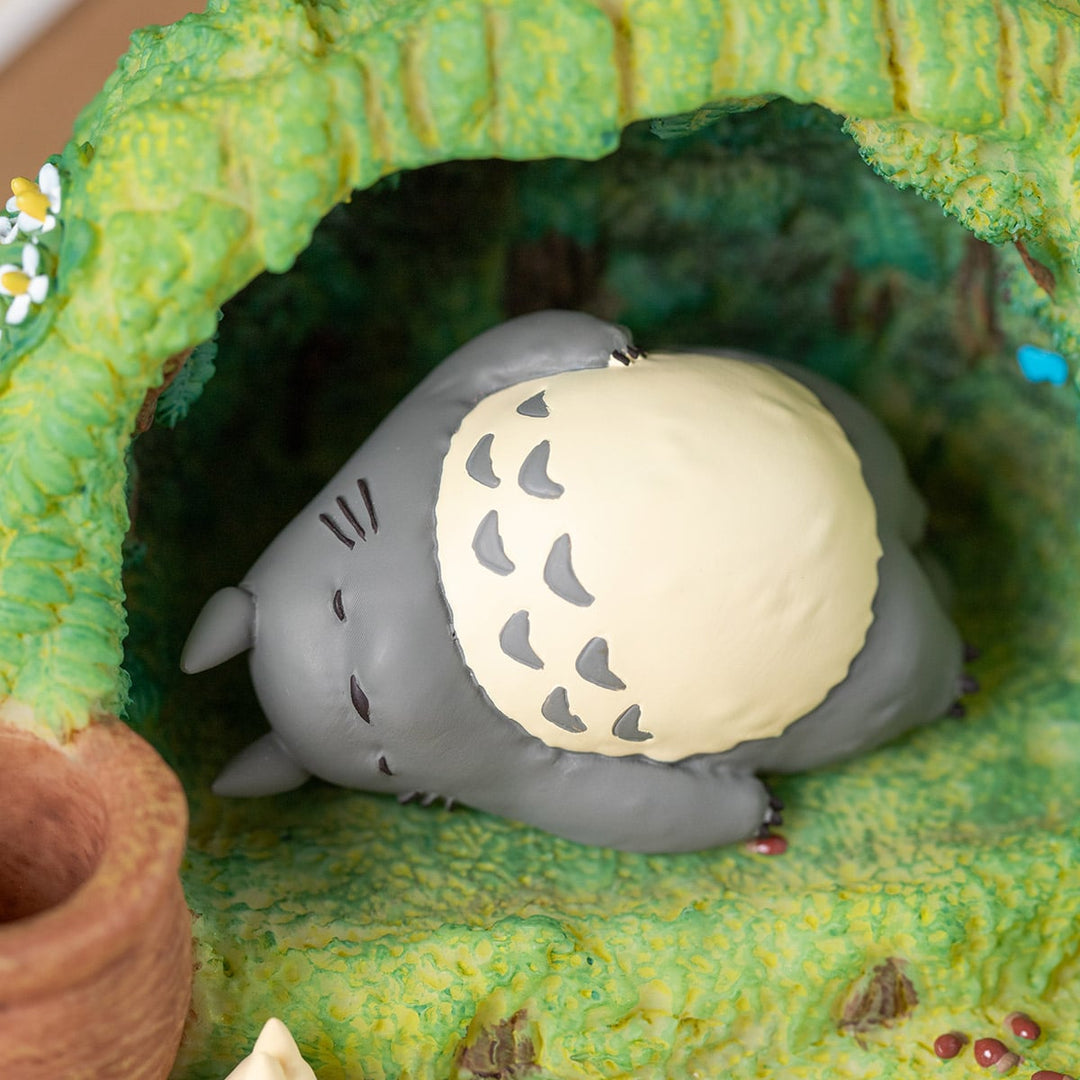 Totoro's Home diorama desk organizer view 9