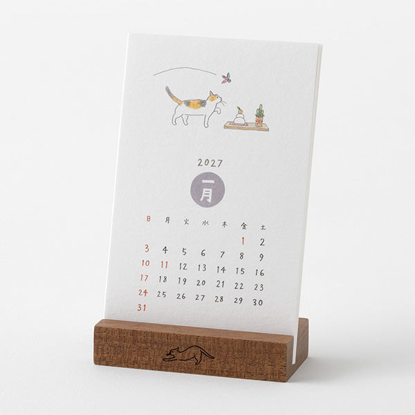 MIDORI 2027 Cat desk calendar with wooden stand main view