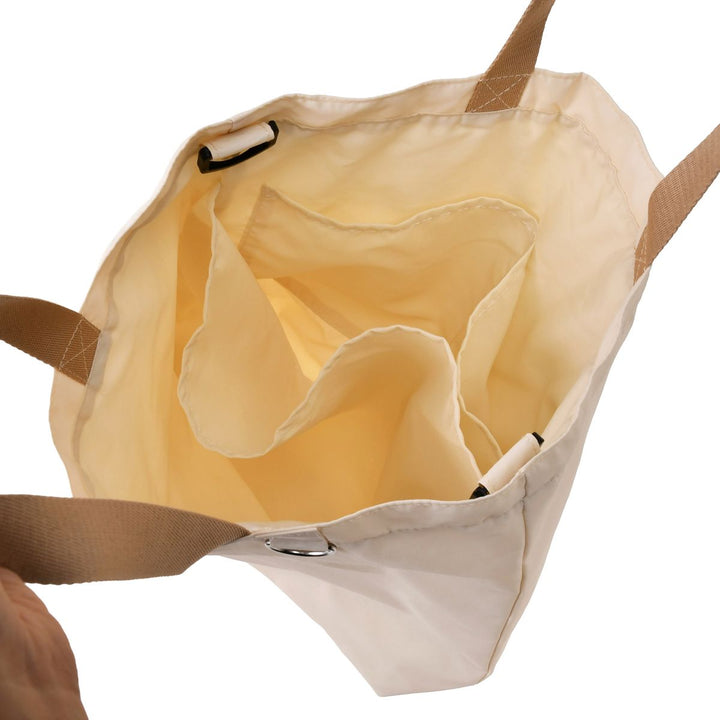 Disney Winnie the Pooh 2-way tote bag interior with three pockets