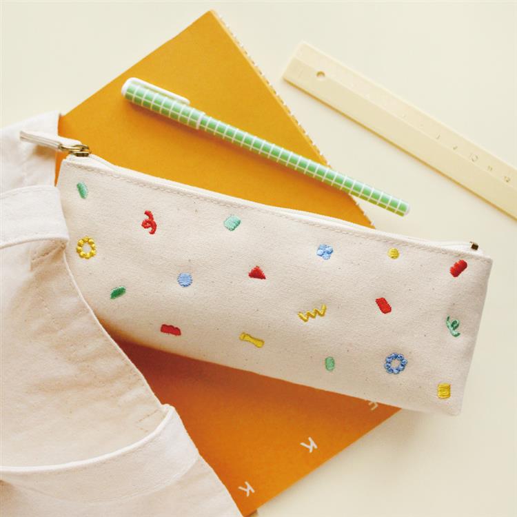 MATOKA Pattern canvas pen case lifestyle image with stationery