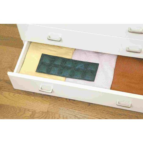 Kararin reusable dehumidifying sheet with silica gel and binchotan charcoal