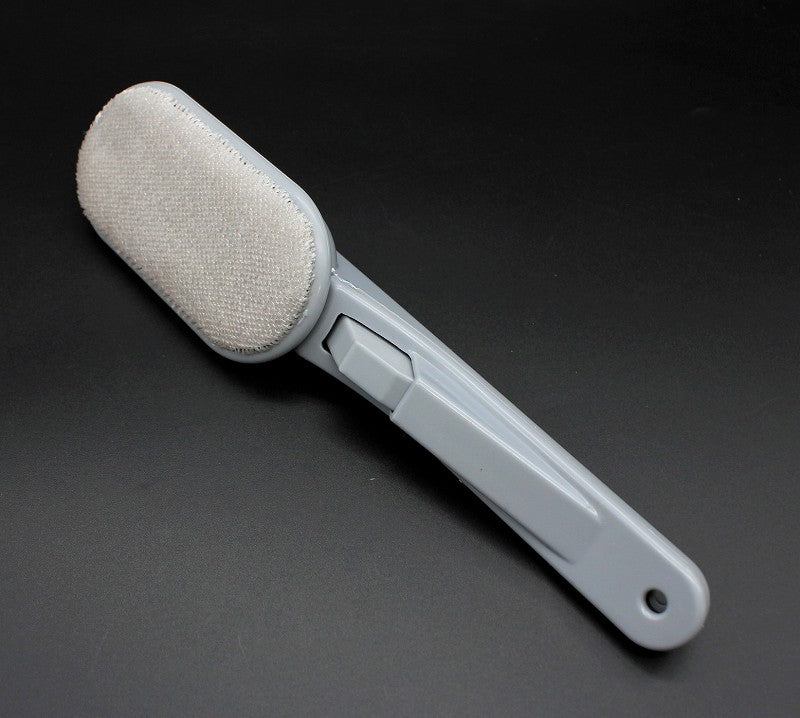 Mitsuki Rotating Duster Brush for Clothes & Fabric Mitsuki