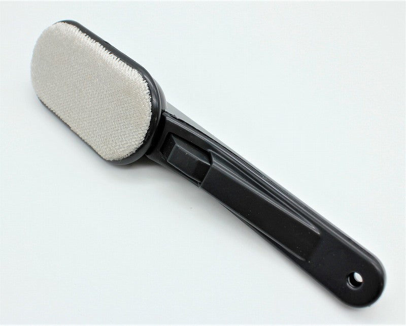 Mitsuki clothing brush hook storage detail