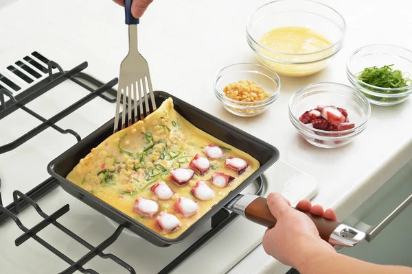 Yoshikawa YJ9628 Wide Iron Tamagoyaki Pan – Gas & IH Compatible, Made in Japan Yoshikawa