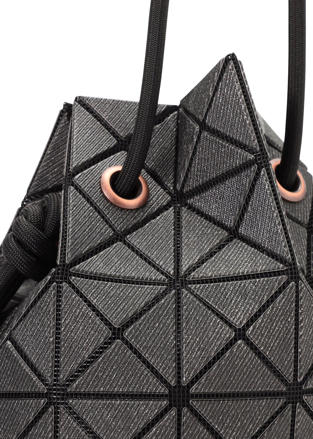 BAO BAO ISSEY MIYAKE WRING DENIM Black drawstring bag drawstring closure close-up