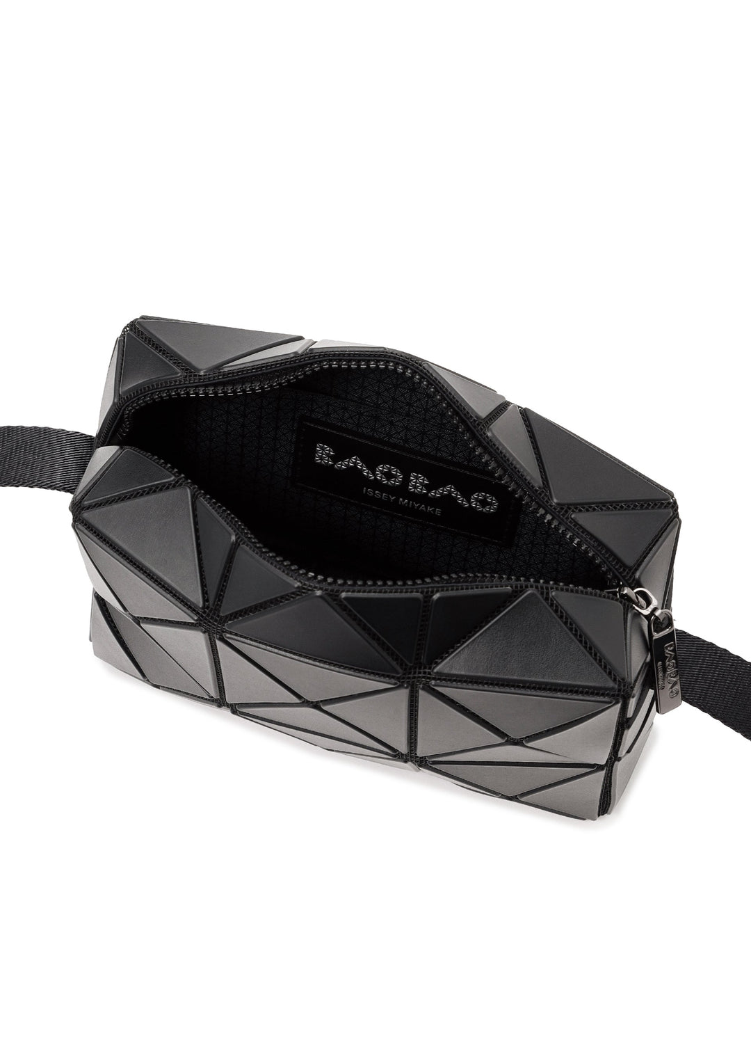 BAO BAO ISSEY MIYAKE CUBOID adjustable strap and zipper detail