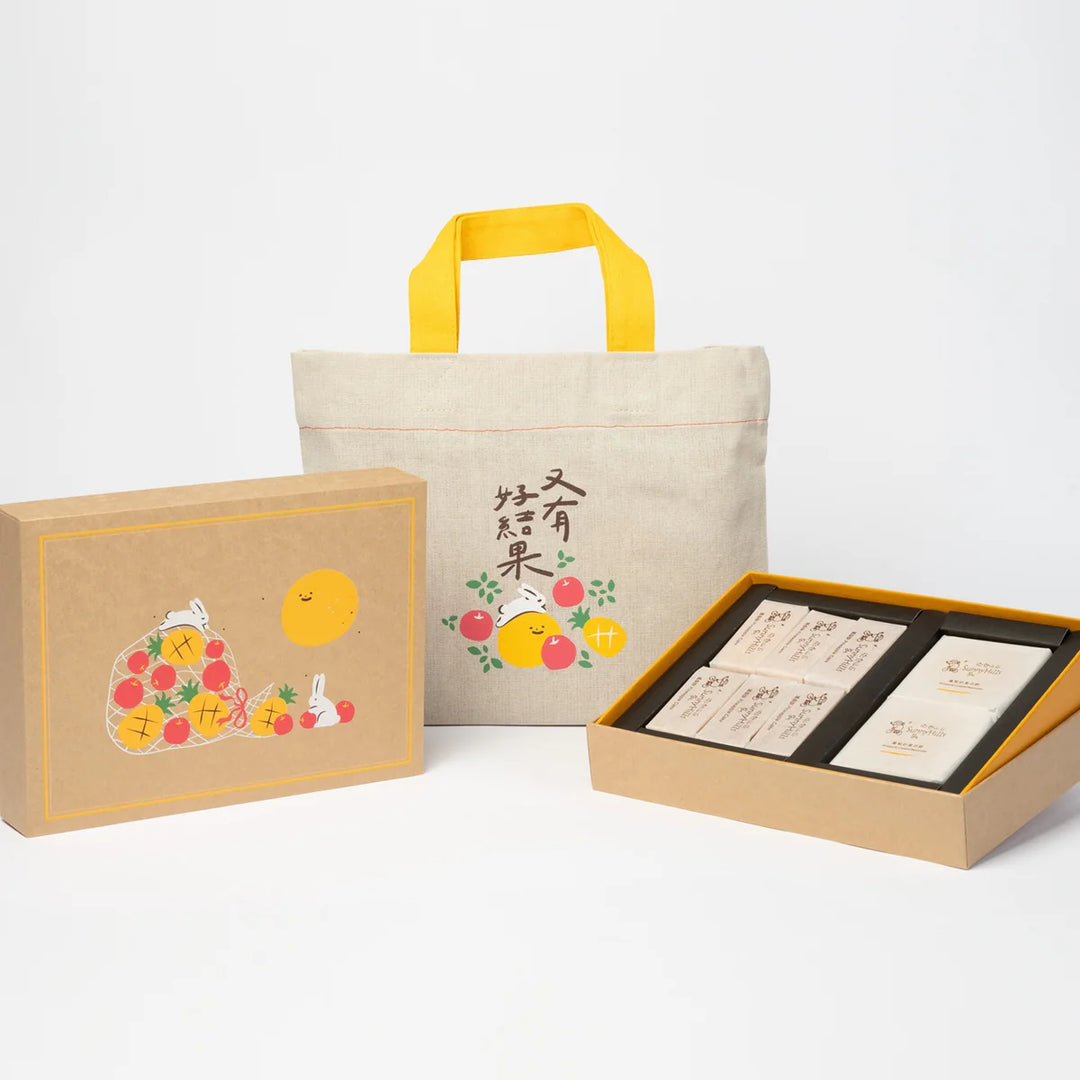 Sunnyhills 8 pineapple mooncakes (with cloth bag)