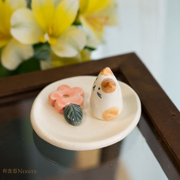 Japanese Craftsman House Cat Incense Holder (K4329)