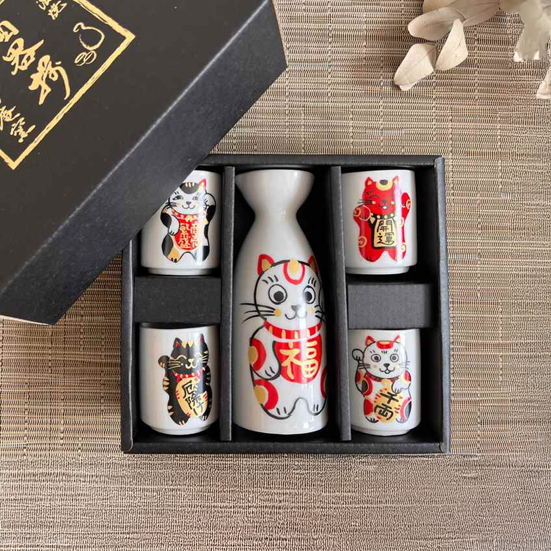 Japanese VICTORY Minoyaki Fukuroku sake set with lucky cat pattern