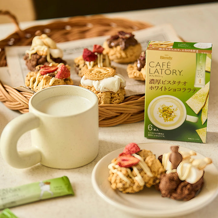 AGF Blendy Cafe Latory Rich Pistachio White Chocolate Latte 6 Sticks Yui mart