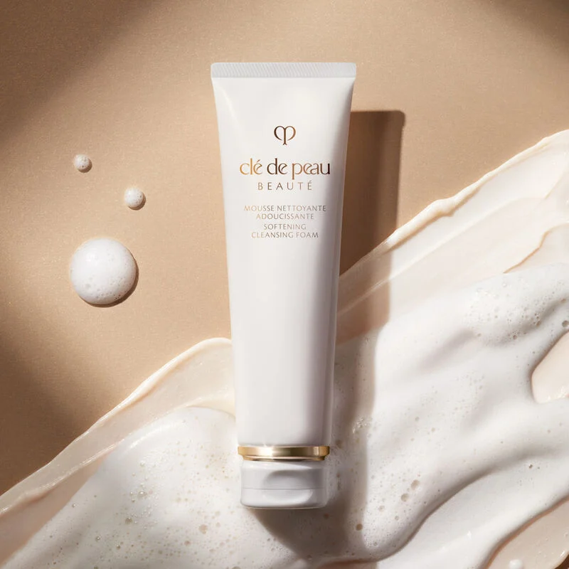 Clé de Peau Beaute 
CPB SOFTENING CLEANSING FOAM 125ml