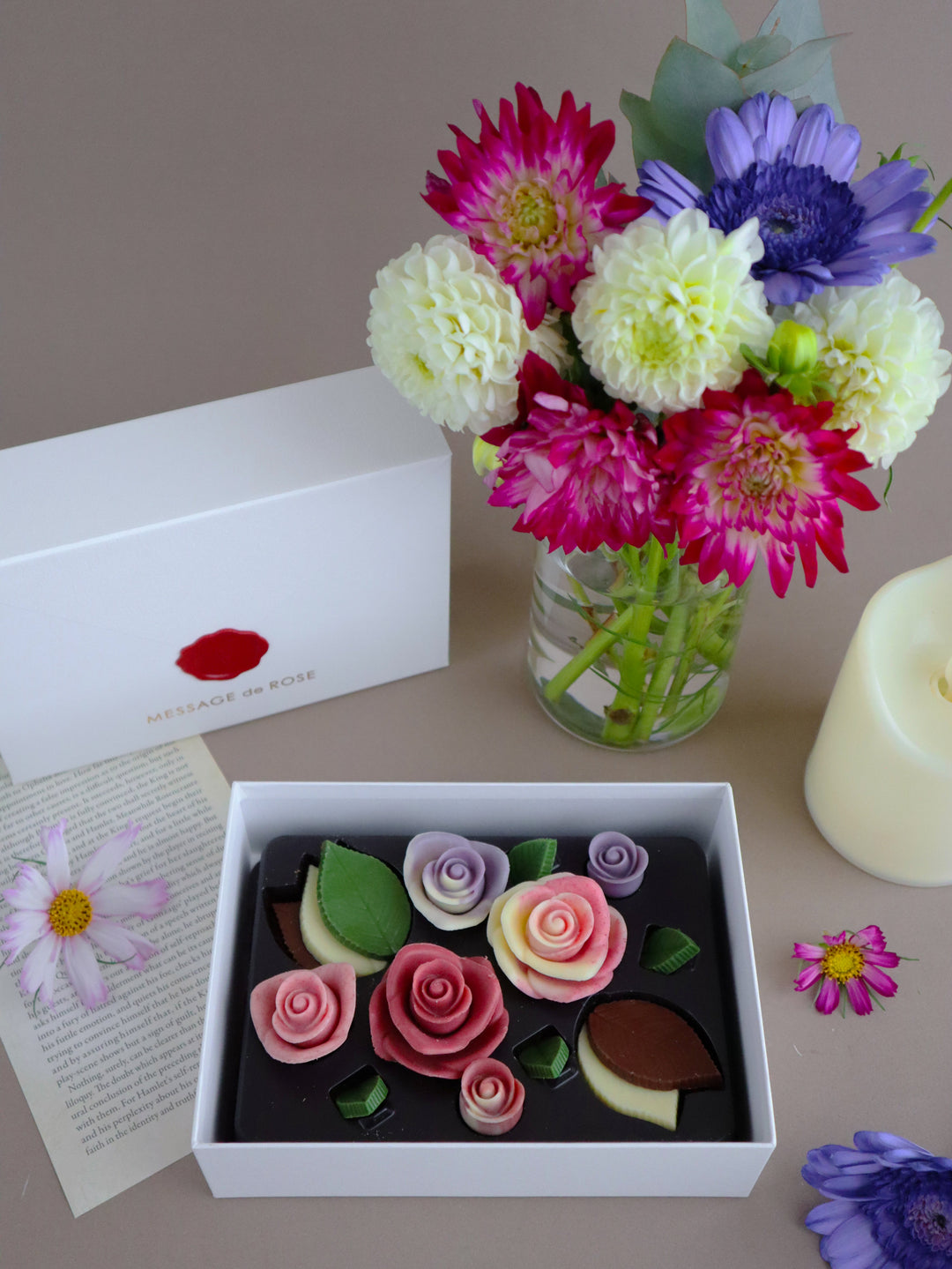 【Pre-Order】Karendo Lettre Fleurie Dahlia Rose Chocolate Gift Box Karendo