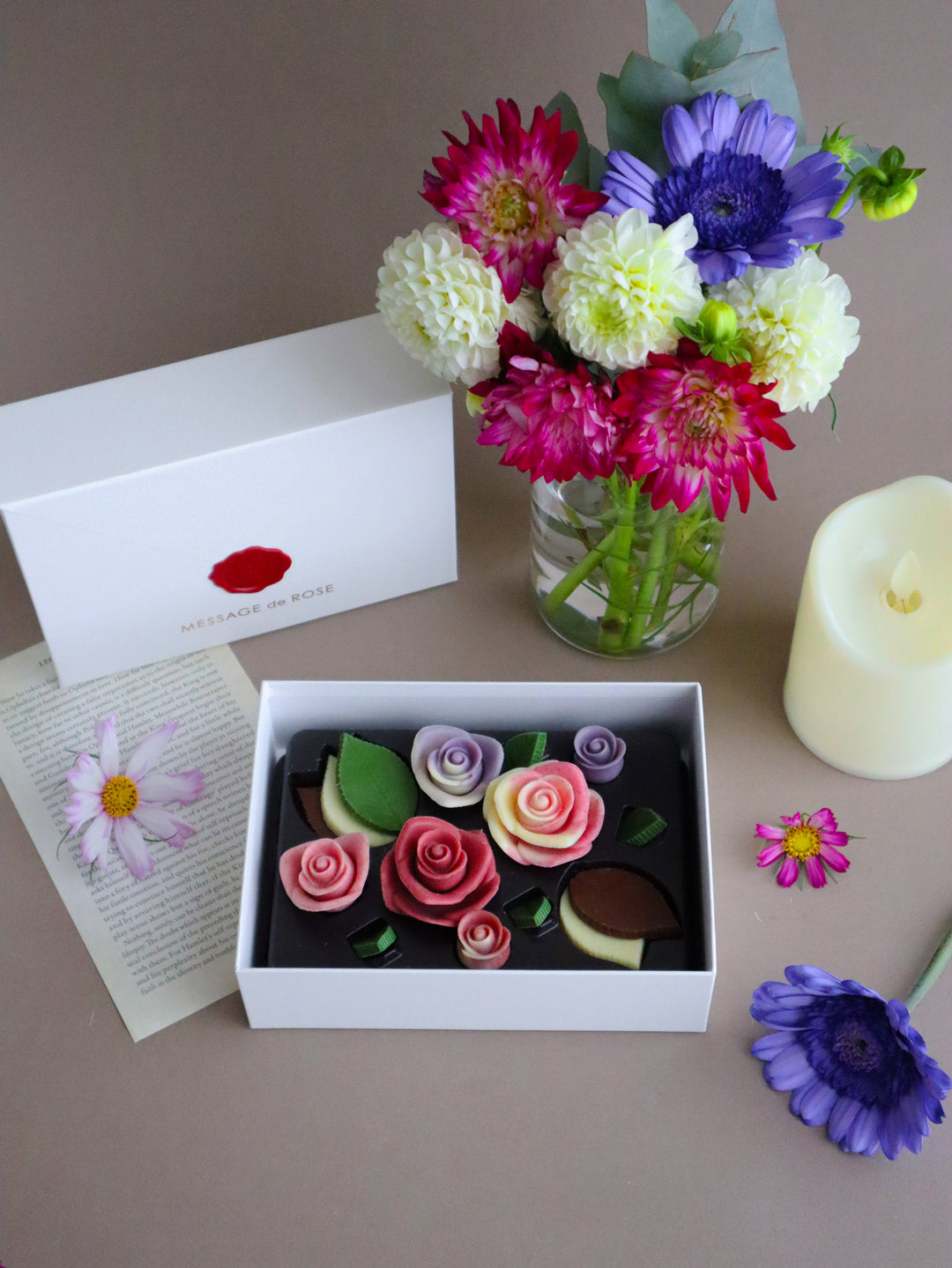 【Pre-Order】Karendo Lettre Fleurie Dahlia Rose Chocolate Gift Box Karendo