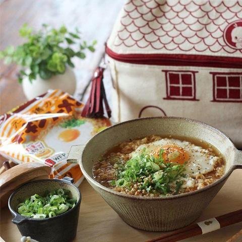 Nissin Chicken Ramen Original Instant Noodles 5-Pack cooking image