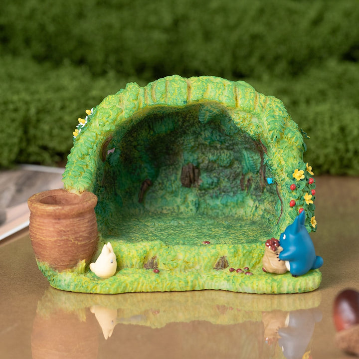 Totoro's Home diorama desk organizer view 3