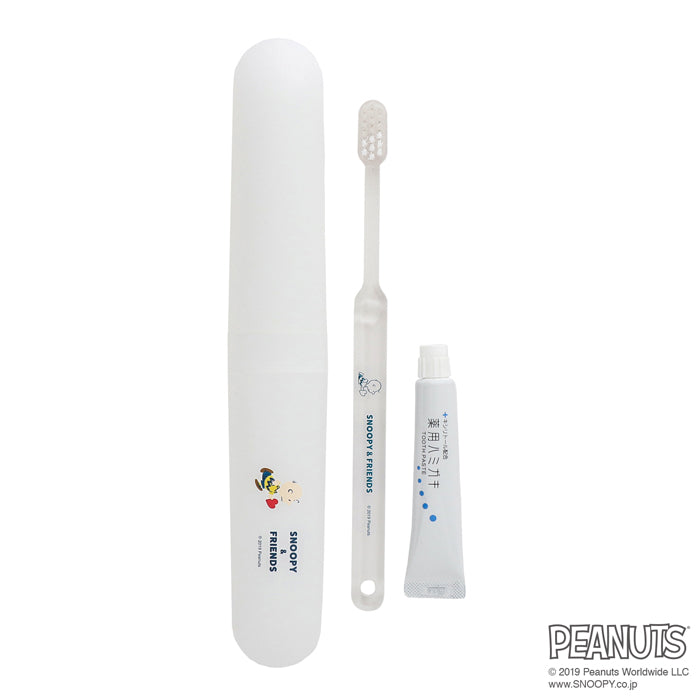 Fine Snoopy and Friends travel toothbrush set white package front