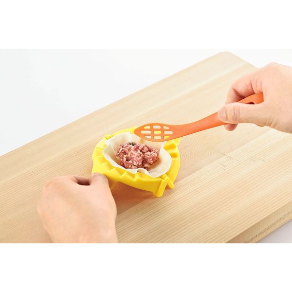 Shimomura Kogyo Yakipa! Plump Gyoza Maker