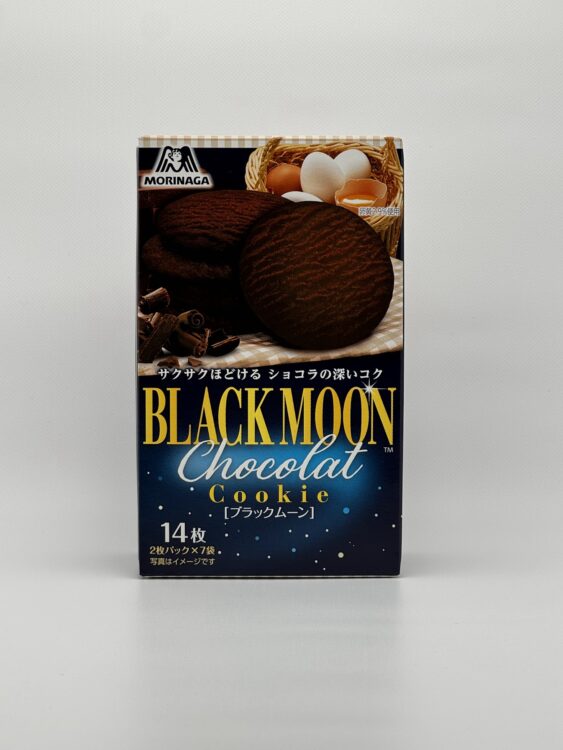 Morinaga Black Moon chocolate cookie snack package