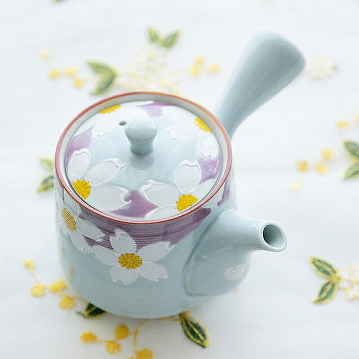 Ichin Hana porcelain teapot and teacups set floral design detail
