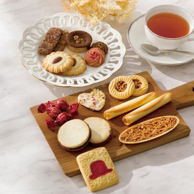 AKAIBOHSHI Red Hat 12-Piece Chocolate Assorted Cookie Gift Box, Red Box, 45 Pieces