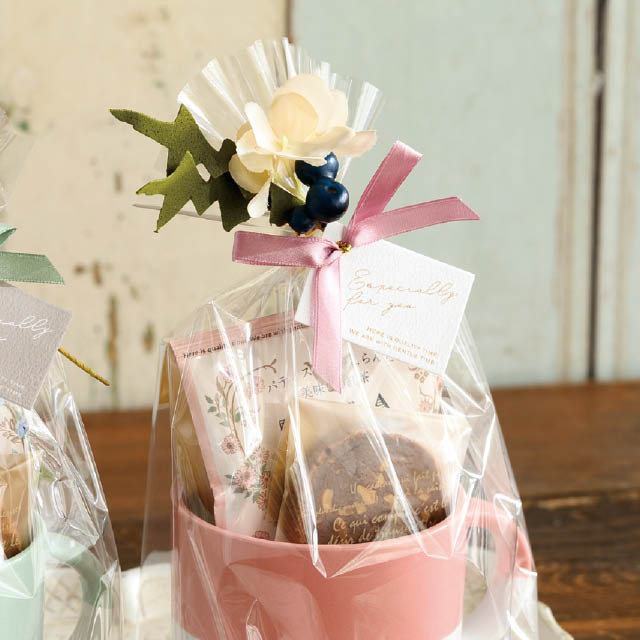 Pink ribbon wire tie gift wrapping example