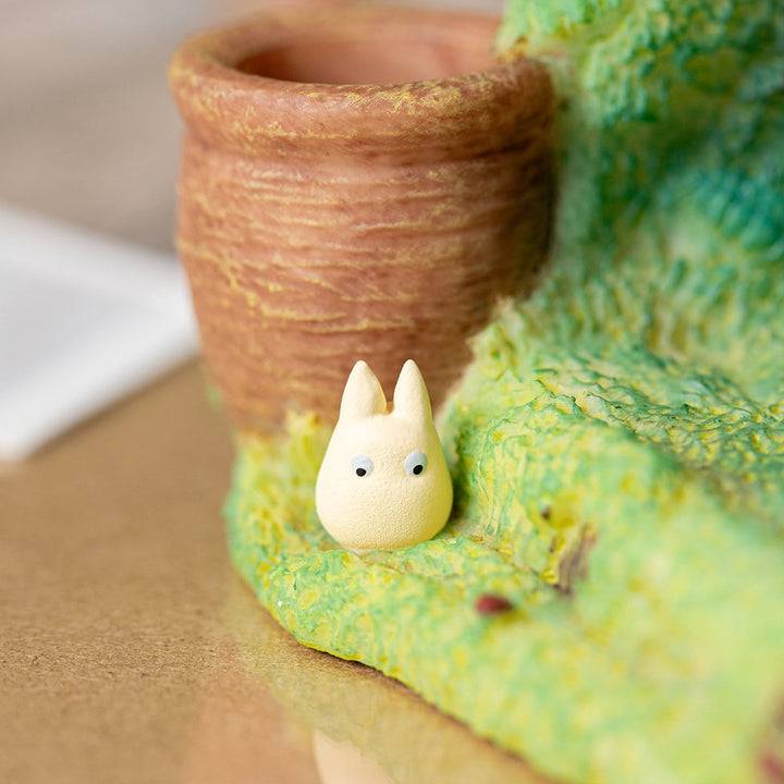 Totoro's Home diorama desk organizer view 8