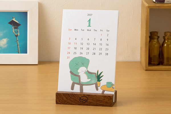 MIDORI Dog desk calendar slim wooden stand display example