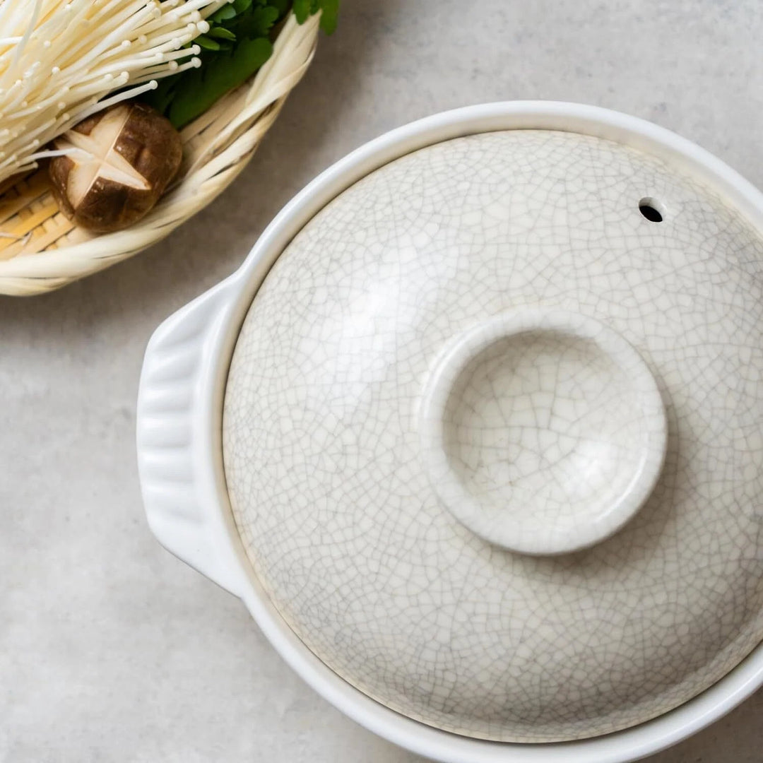 Ginpo Kannyu White Banko Donabe Clay Pot 47 fl oz / 8" dia Yui mart