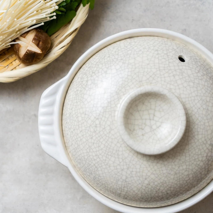Ginpo Kannyu White Banko Donabe Clay Pot 47 fl oz / 8" dia Yui mart