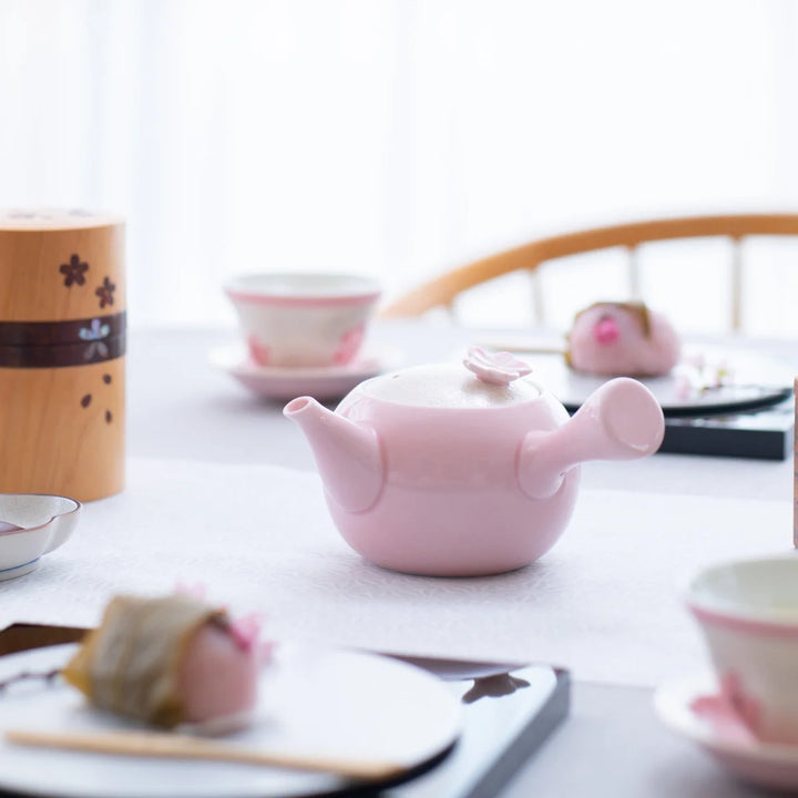Tasei Kiln Pale Pink Iridescent Cherry Blossom Teapot – 225 ml Tasei Kiln