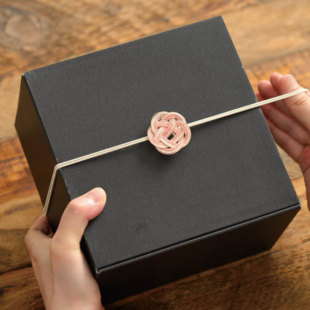 Ume musubi elastic gift tie detail